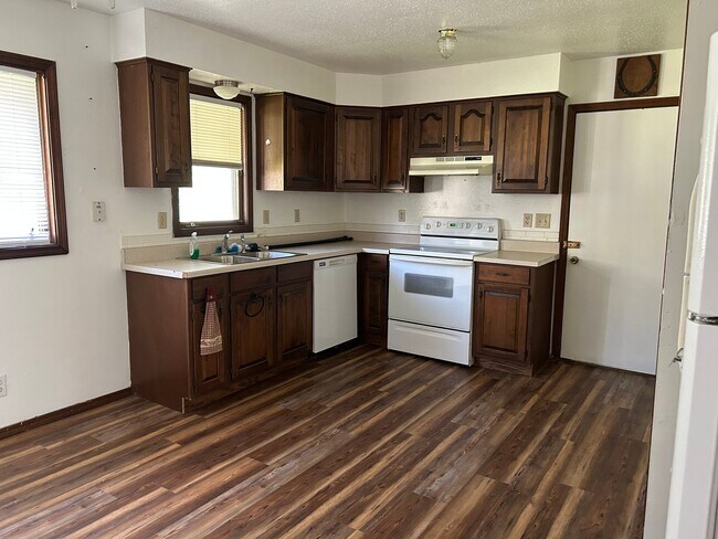 Foto del edificio - 3116 Lakeview Rd