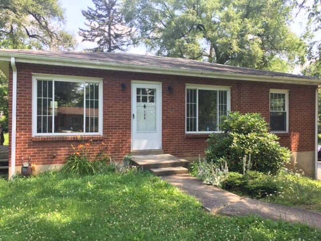 Primary Photo - 3 bedroom, 1 bathroom in Peters Township