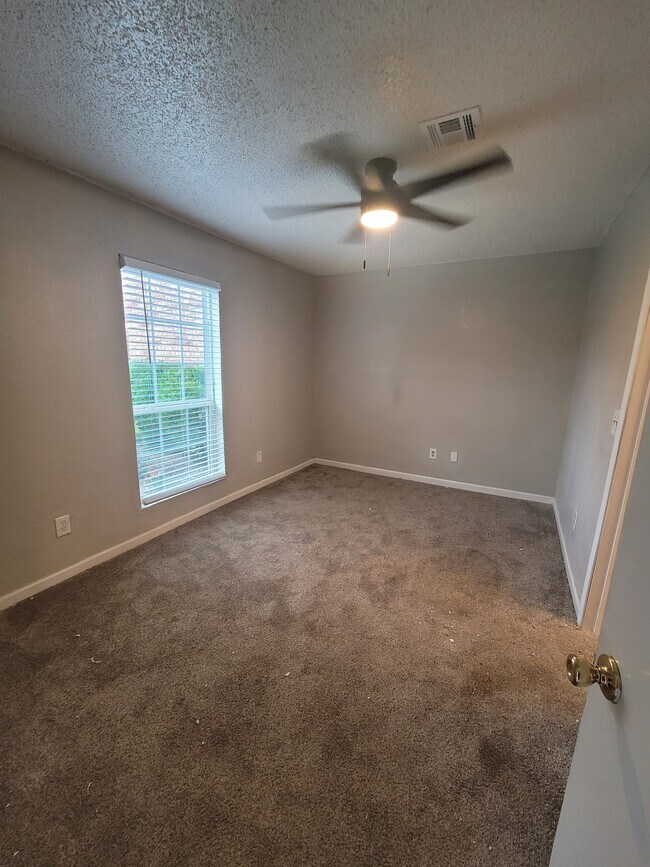 Foto del edificio - 6116 SE 47th St