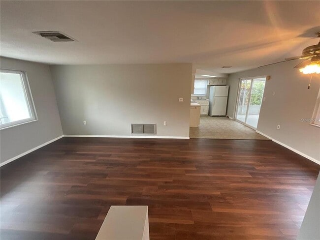 Building Photo - 3335 Coldwell Dr