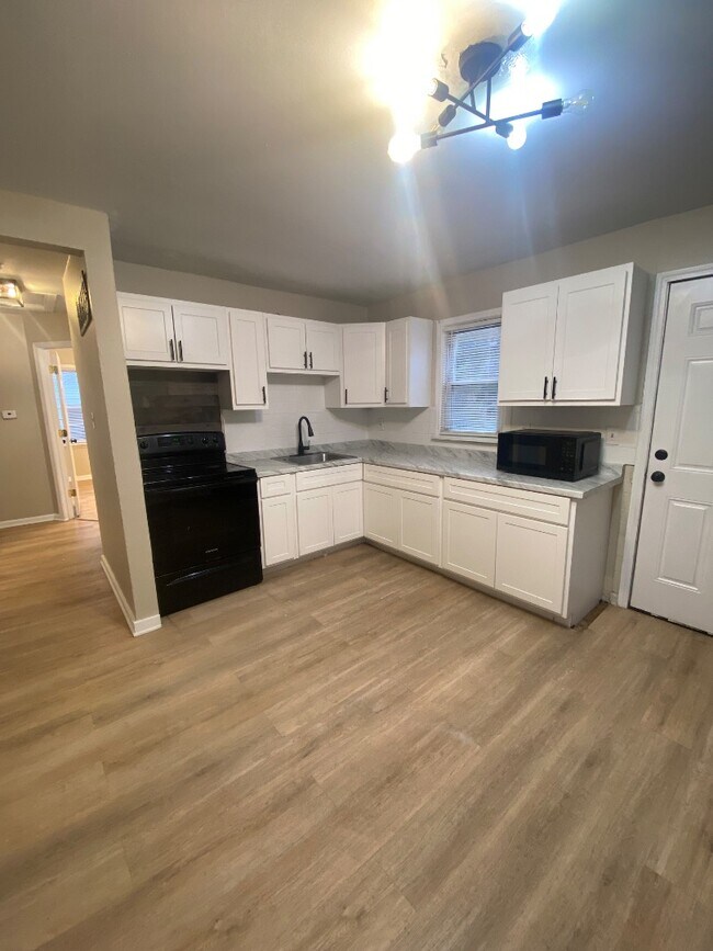 Foto del edificio - 829 Carson Rd