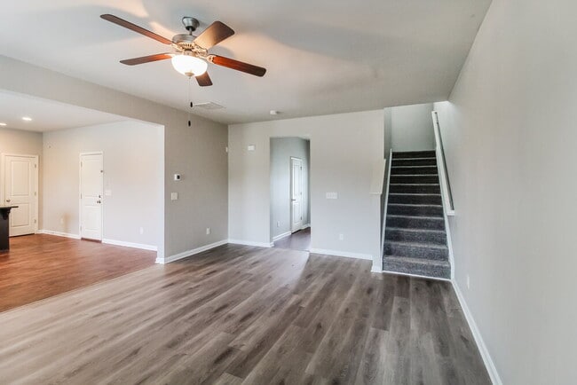 Building Photo - 203 Fern Walk