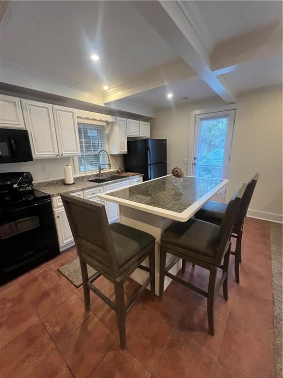 Foto del edificio - 554 E Main Rd