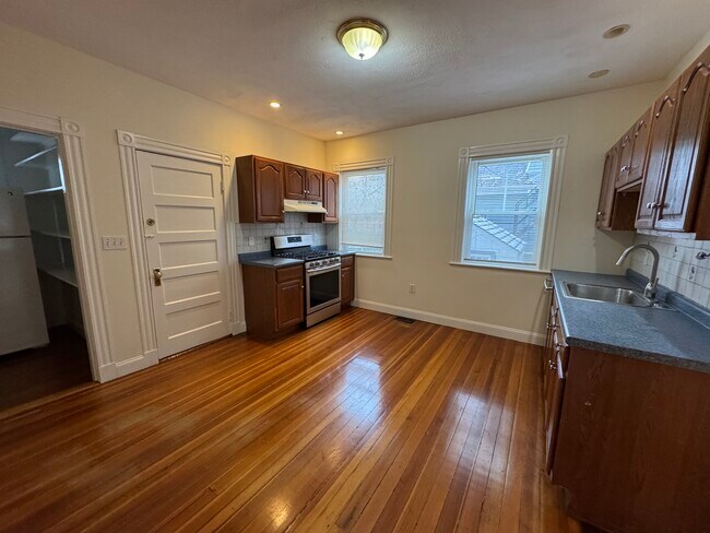 Foto del edificio - 163 Belmont St