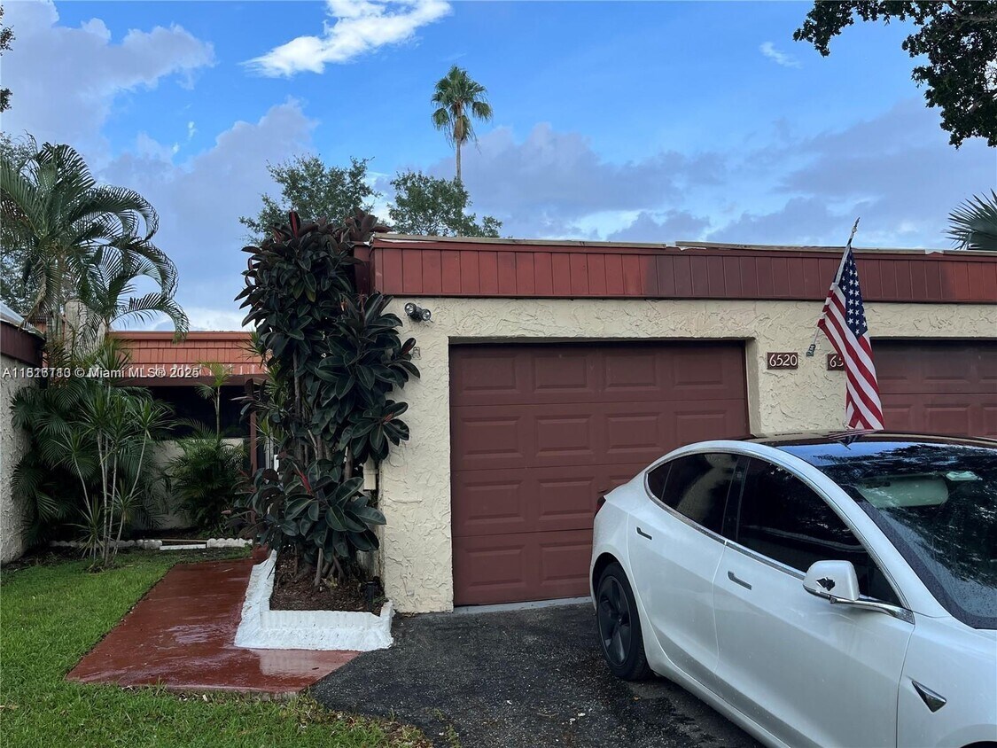 Primary Photo - 6520 NW 98th Terrace