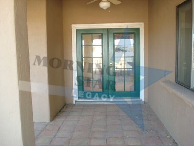 Building Photo - HORSE PROPERTY! 3 bedroom with bonus add-o...
