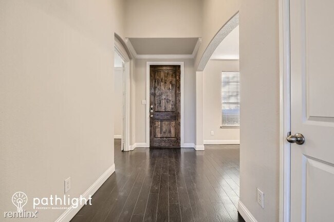 Foto del edificio - 4 br, 3.5 bath House - 1404 Nutmeg Court UNIT