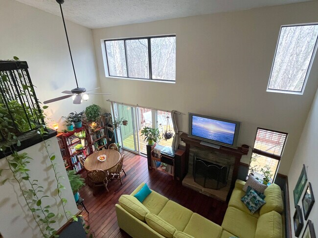 Foto del edificio - 9124 S Pointe Ridge Ln