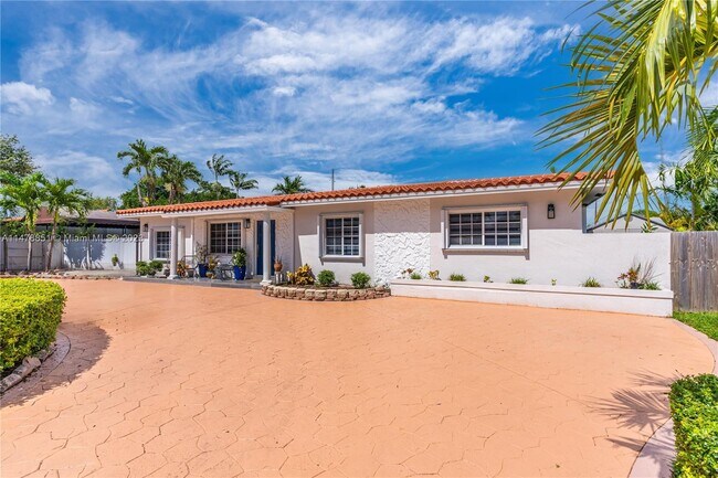 Foto del edificio - 9901 SW 35th Ter