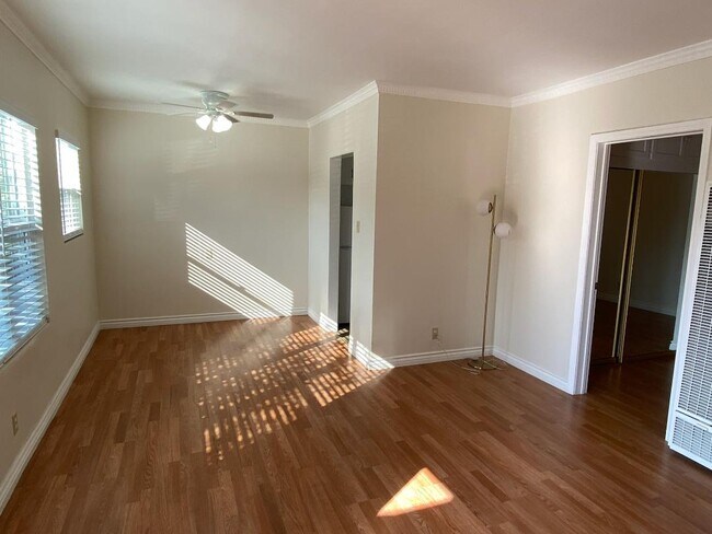 SALA DE ESTAR AL COMEDOR - 11162 Culver Blvd
