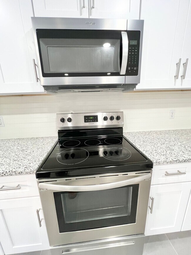Foto del edificio - Meridian Apartments Your Gateway to Everything in Hampton Roads