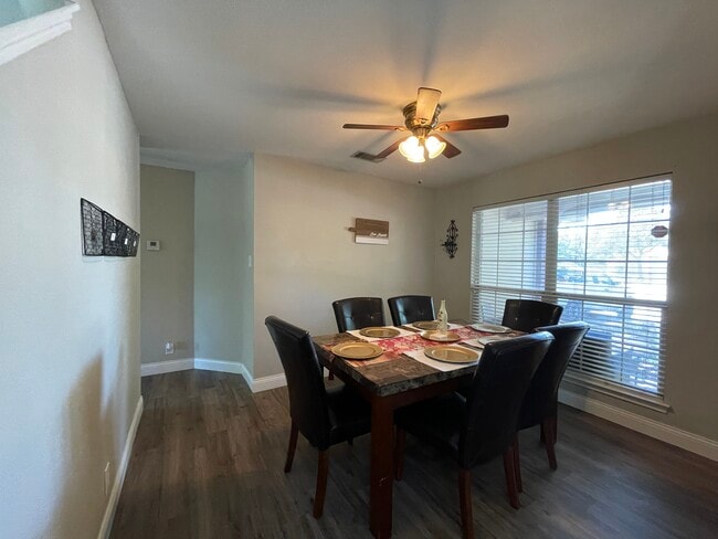 Foto del edificio - 10506 Tiger Way