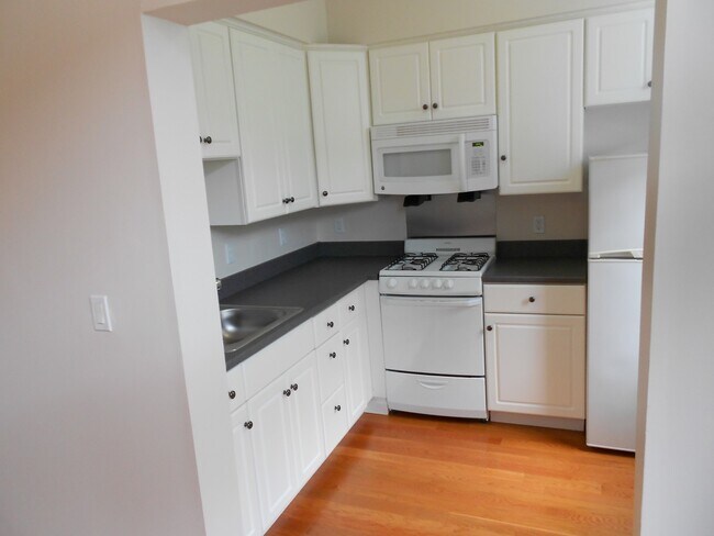 Building Photo - 7 Haviland St