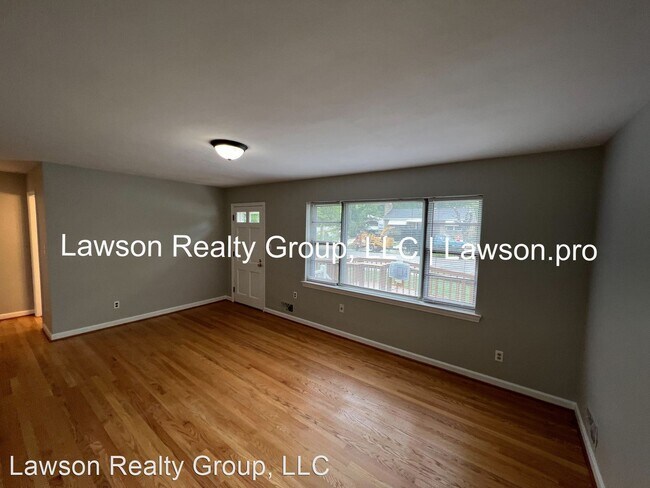 Building Photo - 4 br, 2 bath House - 530 Hawthorn Road