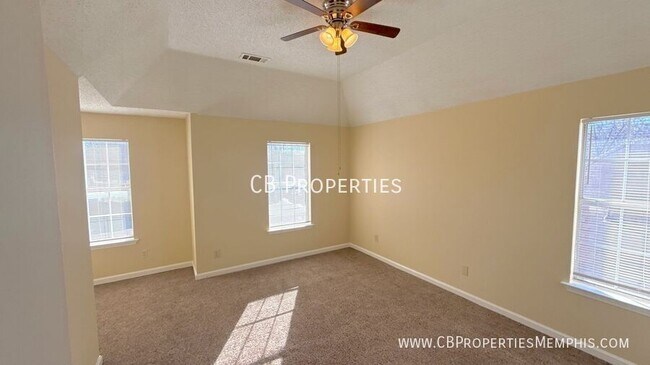 Building Photo - 4482 Longtree Ave