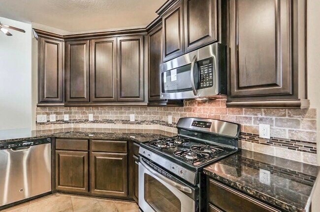 Foto del edificio - 28807 Mayes Bluff Dr