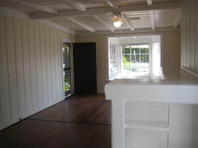 Building Photo - 901 N Gardner St