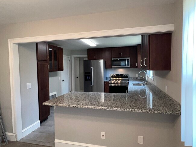 KITCHEN - 84 Tyndall Ave