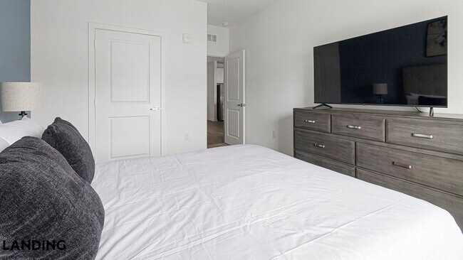 Foto del edificio - 12525 Tibbets Ln