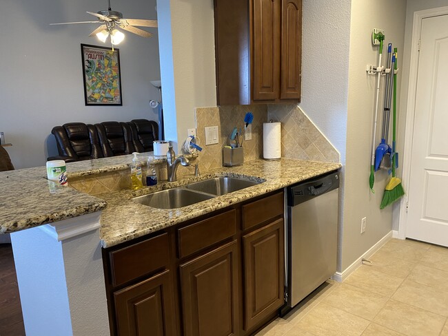 Granite countertops - 6000 Shepherd Mountain Cv