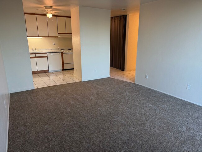 Building Photo - 3050 Rue D’Orleans