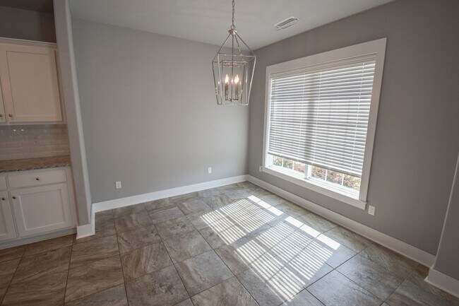 Foto del edificio - Luxurious 4 Bedroom, 3.5 Bathroom Home In ...