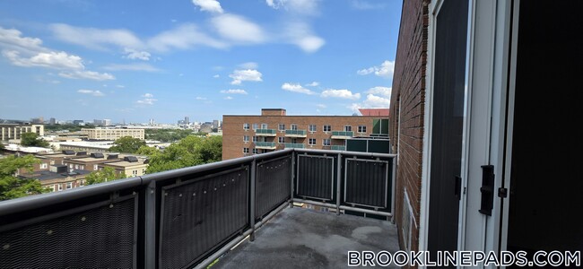 Building Photo - 175 Freeman St