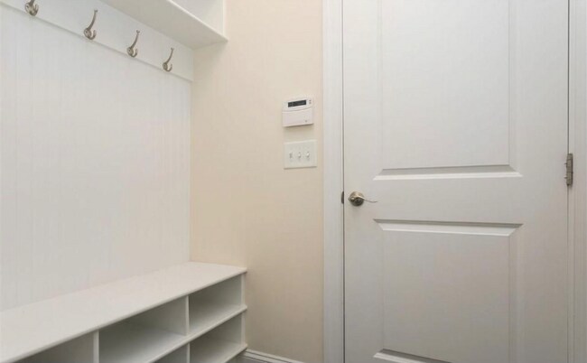 Foto del edificio - 1863 Flint Valley Ln