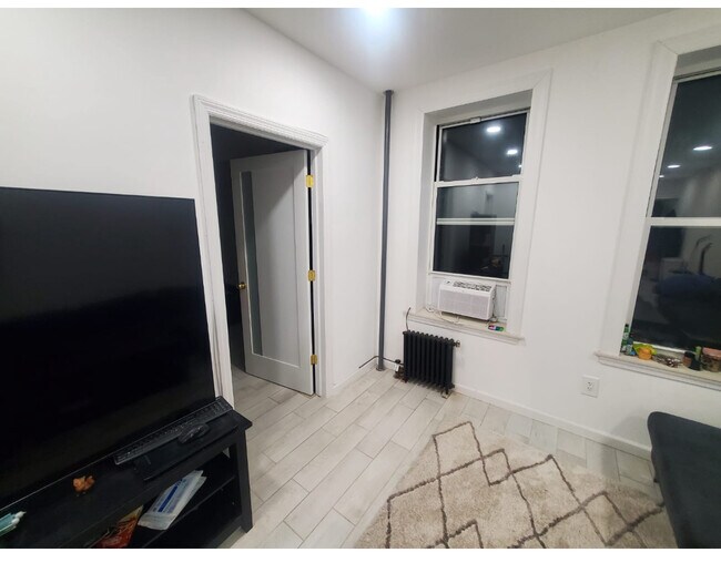 Building Photo - 3152 35th St