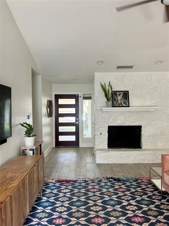 Foto del edificio - 7310 Broken Arrow Ln
