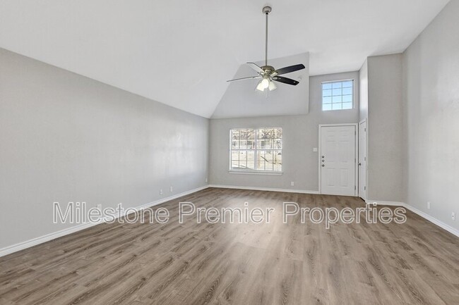 Foto del edificio - 914 W Houston St