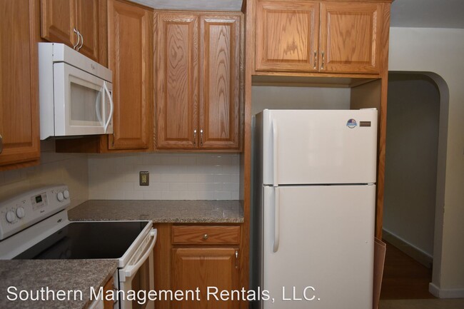 Foto del edificio - 4 br, 1.5 bath House - 2255 Willow Rd.