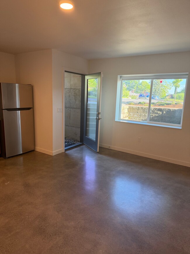 Photo - 1755 NE Skidmore St Apartment