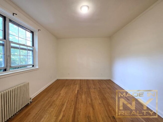 Building Photo - 1 bedroom in Kew Garden Hills NY 11367