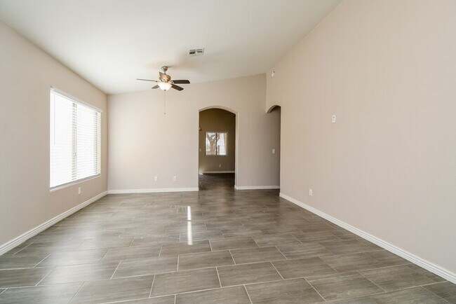 Foto del edificio - 438 N Opal