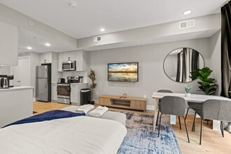 Building Photo - 916 N Delaware Ave