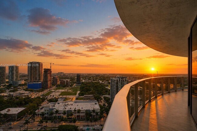 Foto del edificio - 488 NE 18th St