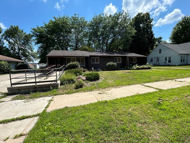 Foto del edificio - 318 1st St SW