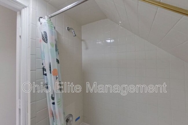 Foto del edificio - 331 Chittenden Ave