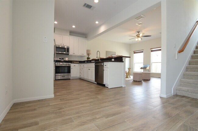 Foto del edificio - 2201 Naomi St