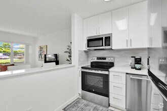 Building Photo - 175 Fanshaw E