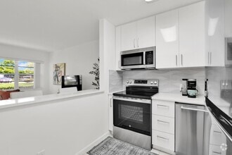 Building Photo - 175 Fanshaw E