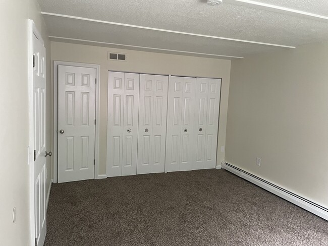 1 Bedroom Living Room - Scott Gardens Apartments