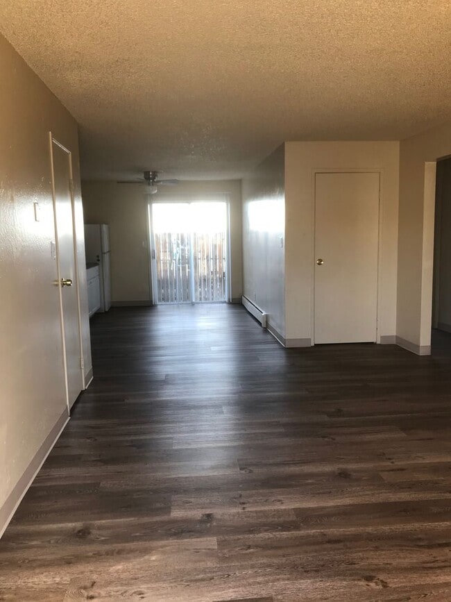 Interior Photo - 500 LINDEN