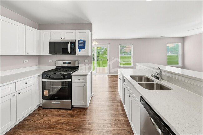 Foto del edificio - 250 Wedgewood Cir