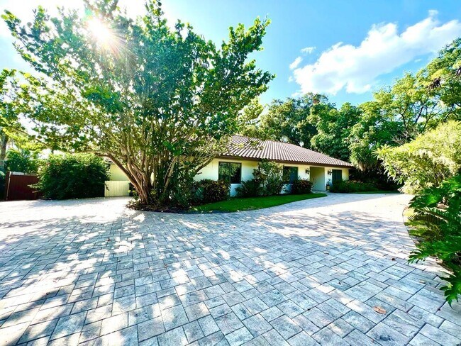 Foto del edificio - 5610 W Lake Butler Rd