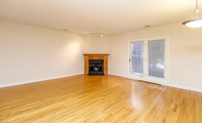 Foto del edificio - 3347 N Clark St