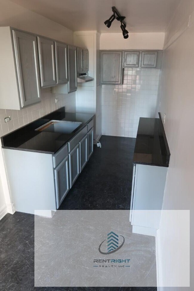 Foto del edificio - 426 W Briar Pl