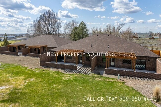 Foto del edificio - 1213 Rd F .2 NE