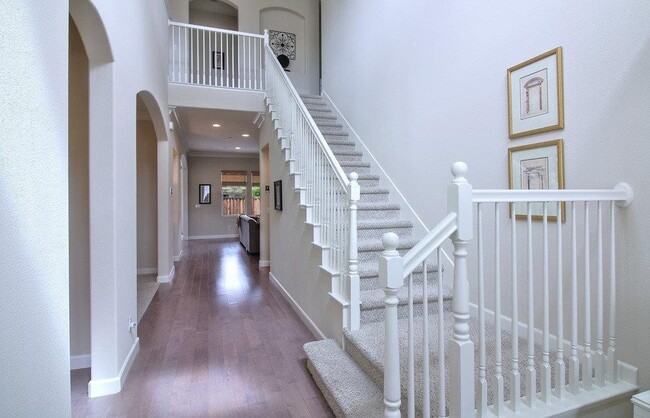 Building Photo - 4154 Olmstead Way